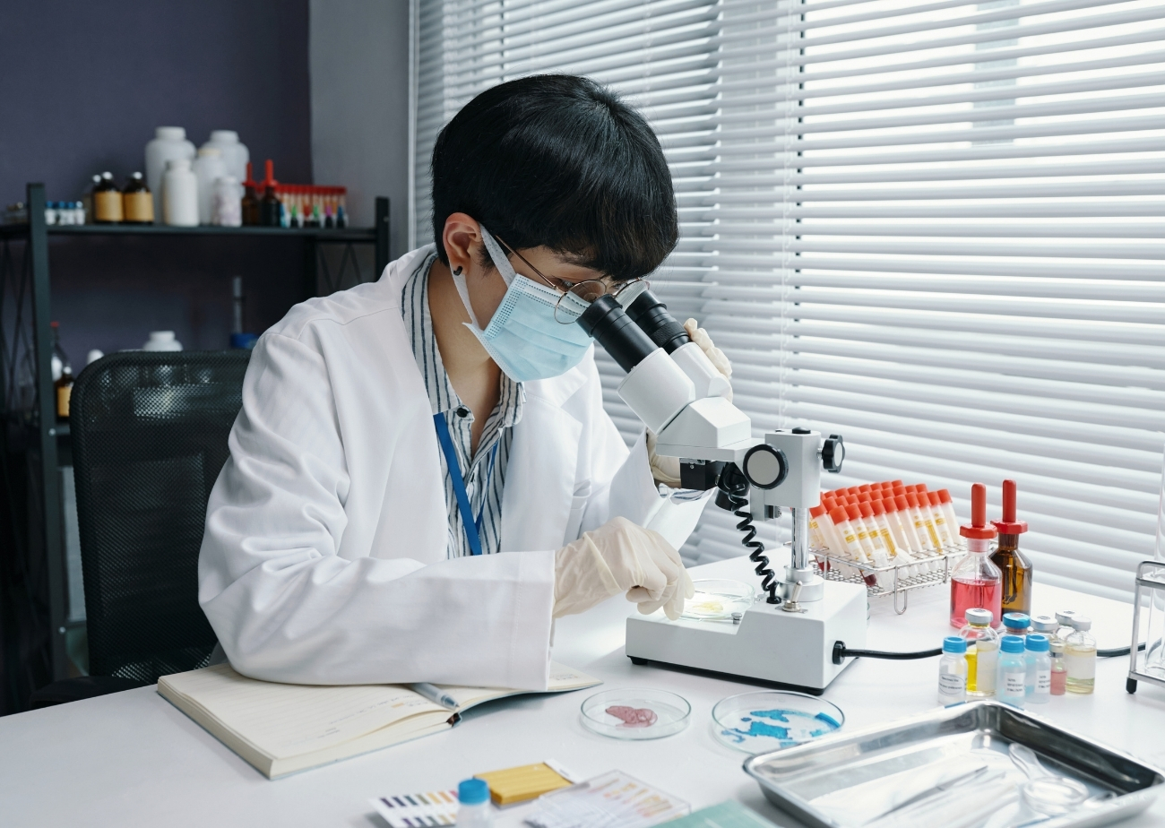 Mobile healthcare specimen collection service